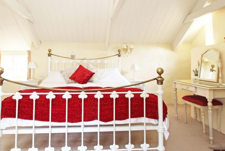 Meadowside Cottage, Characterful Grade 2 Listed Cottage Near To Wadebridge And Padstow Экстерьер фото